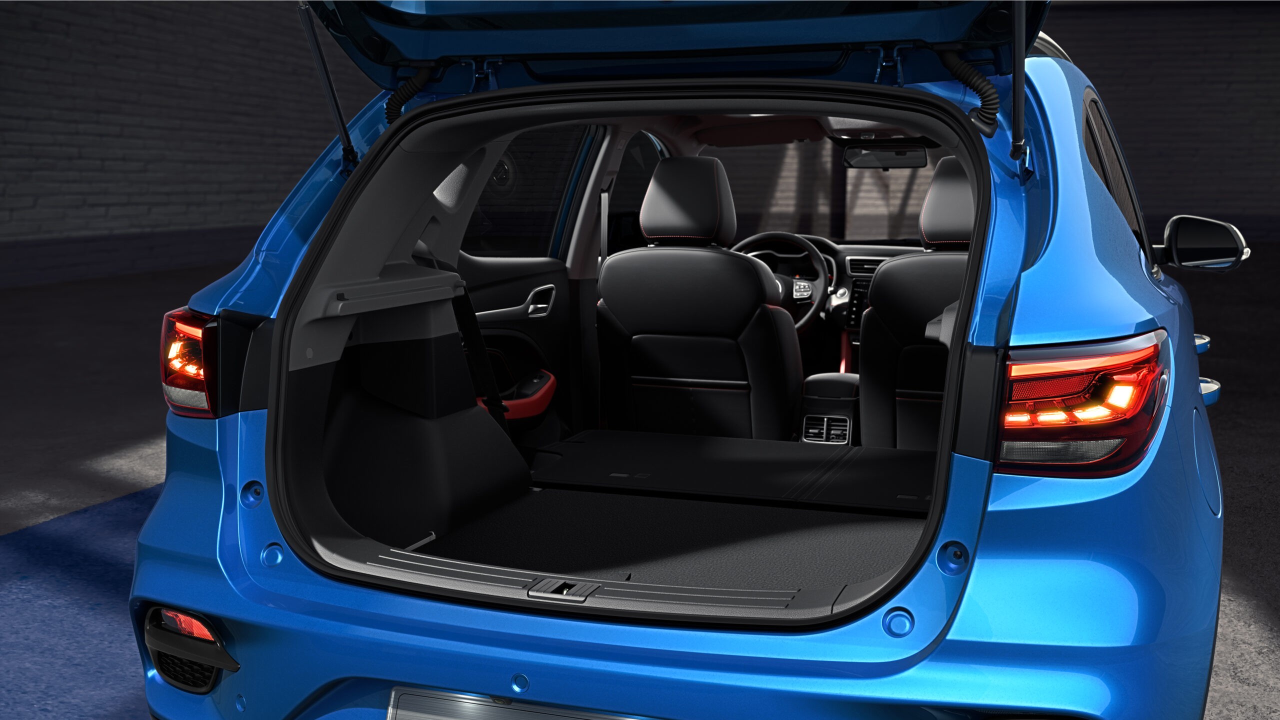 New-MG-ZX-Trunk-scaled.jpg